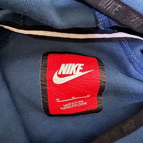 Nike Tech Butterfly Women's Hoodie Size Medium  (617358-483) Teal Blue Green - Picture 14 of 16